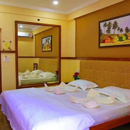 Summerville Beach Resort Candolim Buitenkant foto