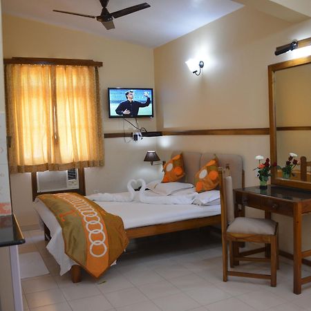 Summerville Beach Resort Candolim Buitenkant foto