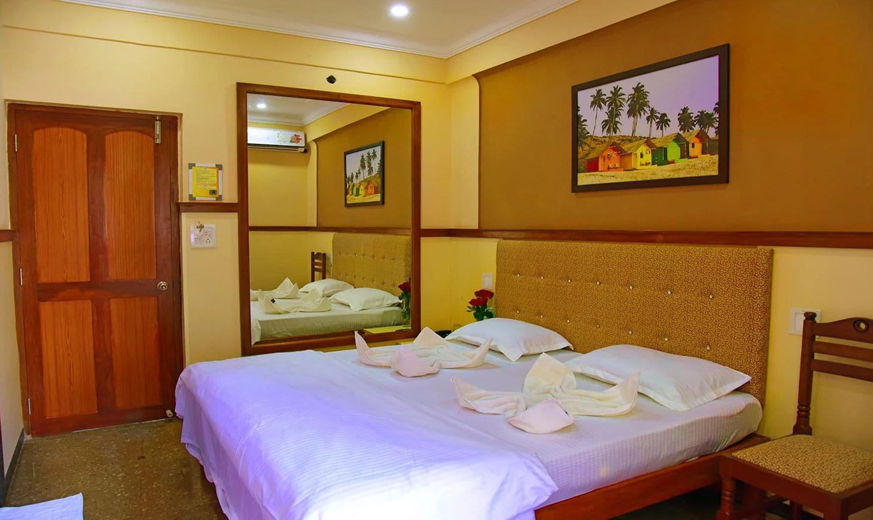 Summerville Beach Resort Candolim Buitenkant foto