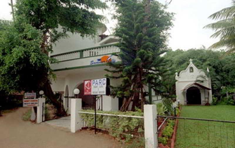 Summerville Beach Resort Candolim Buitenkant foto