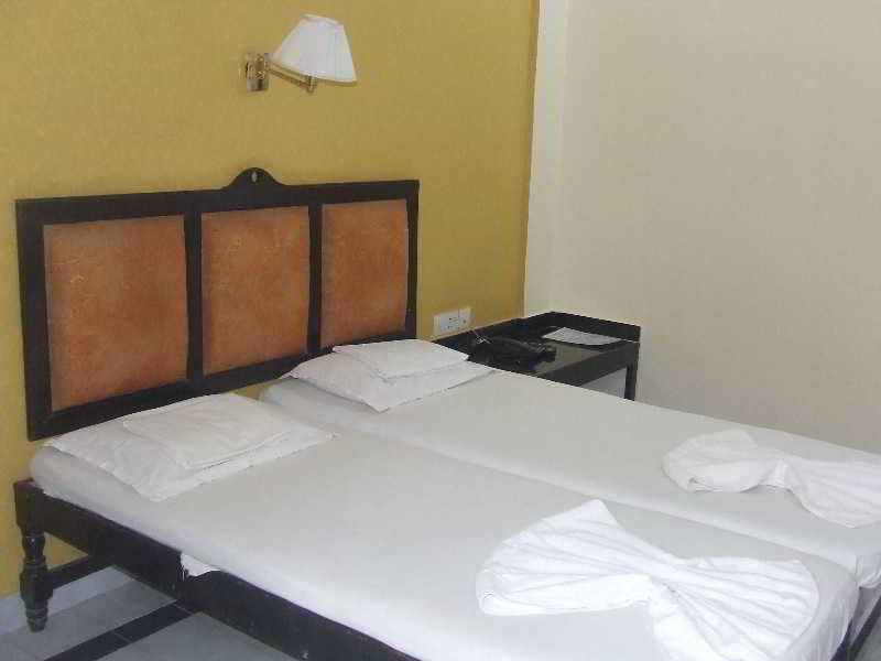 Summerville Beach Resort Candolim Buitenkant foto