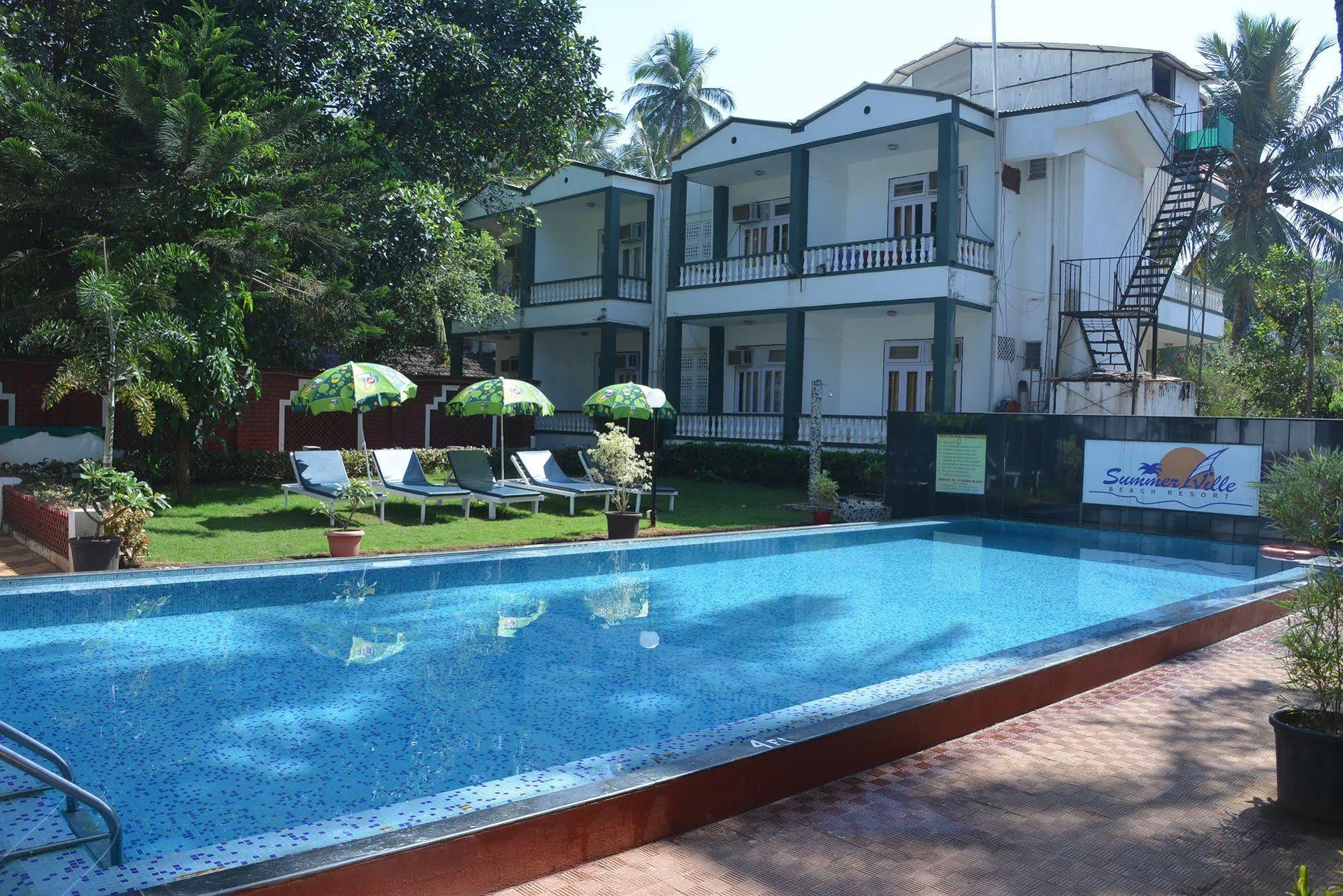 Summerville Beach Resort Candolim Buitenkant foto